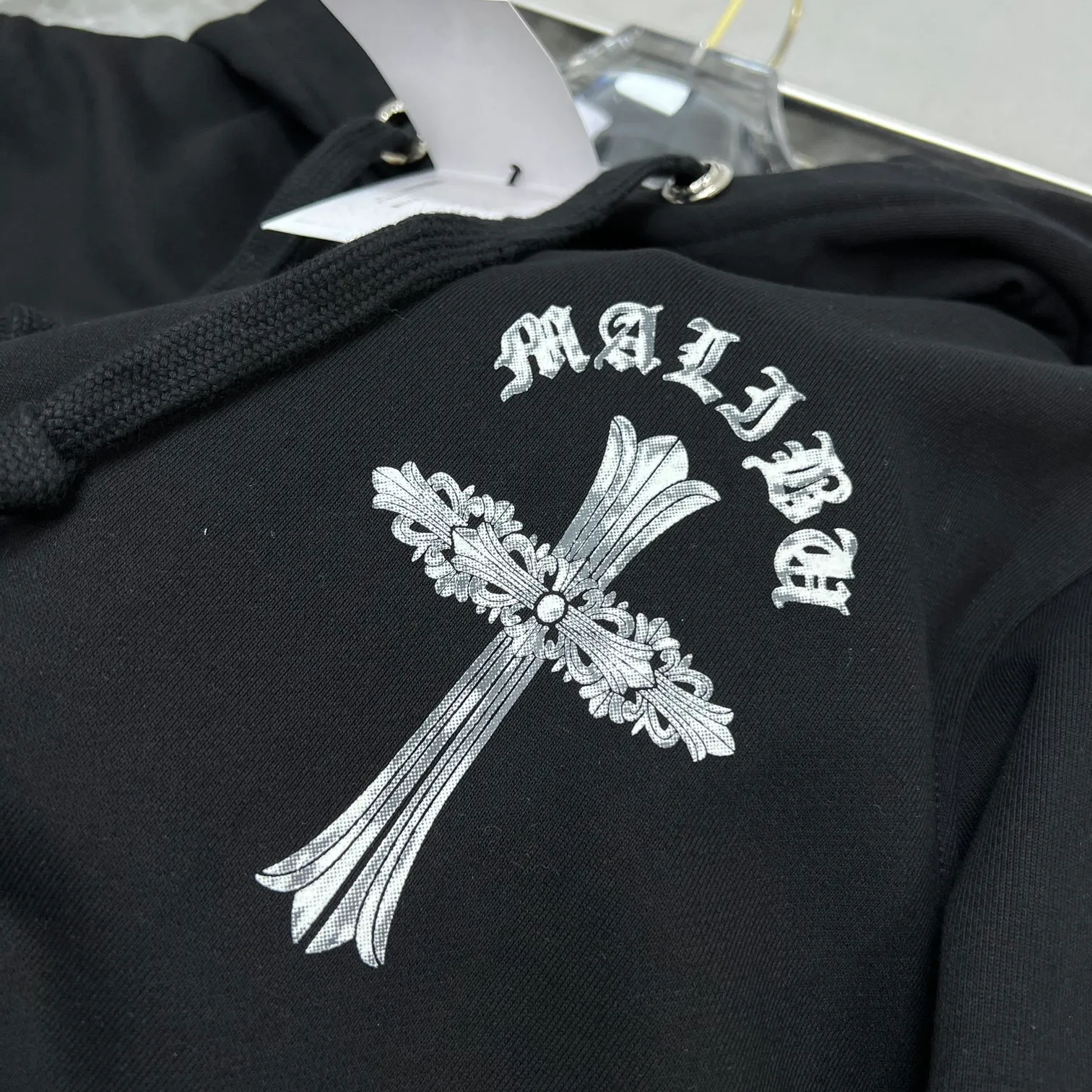 P246 Chrome Hearts Autumn and Winter 2025 Counter Synchronization ❤️ Crow Graffiti Big Horseshoe Hand-painted Luminous Hooded Sweatshirt Improved customized version 1:1 high-gram weight high-quality fabric Recommended color: black Size: S, M, L, XL